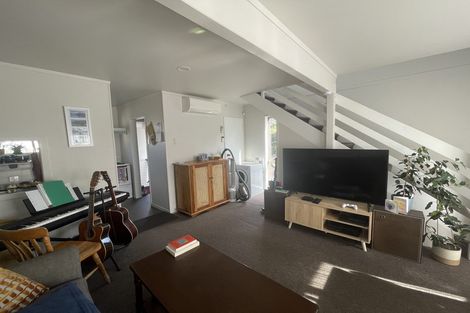 Photo of property in 133f1 Queens Drive, Lyall Bay, Wellington, 6022