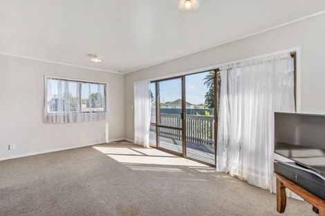 Photo of property in 1/504 Oruarangi Road, Mangere, Auckland, 2022