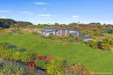 Photo of property in 76 Waitarere Rise Avenue, Waitarere, Levin, 5510