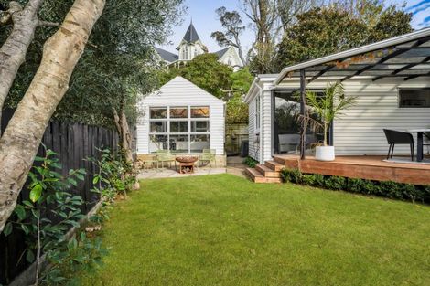 Photo of property in 15 Bracken Street, New Plymouth, 4310