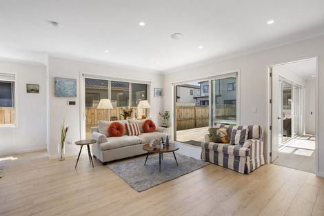 Photo of property in 11 Toanui Road, Hobsonville, Auckland, 0616