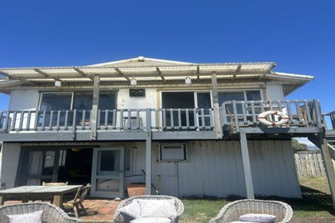 Photo of property in 228 Marine Parade, Otaki Beach, Otaki, 5512