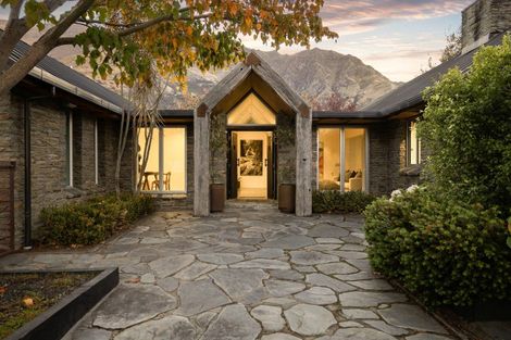 Photo of property in 12 Amber Close, Arthurs Point, Queenstown, 9371