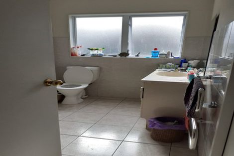 Photo of property in 1/9 Santiago Crescent, Unsworth Heights, Auckland, 0632