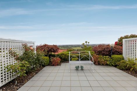 Photo of property in 17 Petworth Place, Westmorland, Christchurch, 8025