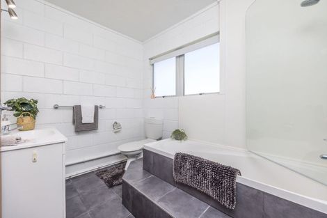 Photo of property in 19a/5 Verbena Road, Birkdale, Auckland, 0626