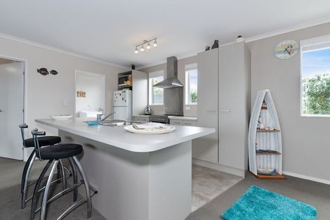 Photo of property in 9 Weka Street, Mangawhai, 0505