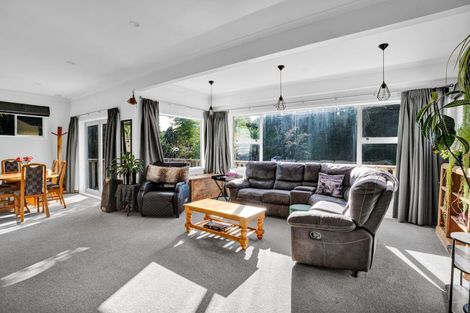 Photo of property in 96 Bayly Road, Blagdon, New Plymouth, 4310