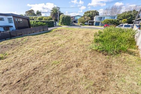 Photo of property in 13 Kawau Grove, Waikanae Beach, Waikanae, 5036