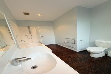 Photo of property in 86 Parr Terrace, Castor Bay, Auckland, 0620