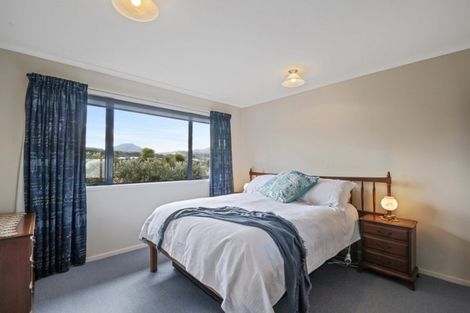 Photo of property in 14 Lakemere Way, Kinloch, Taupo, 3377