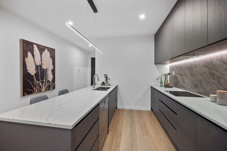 Photo of property in 3c Margaret Place, Milford, Auckland, 0620