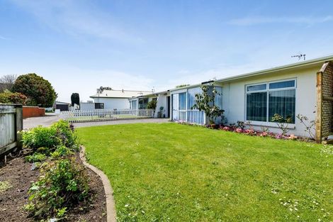 Photo of property in 61 Murray Avenue, Hawera, 4610