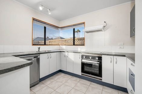 Photo of property in 10 Angel Way, Stanmore Bay, Whangaparaoa, 0932
