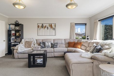 Photo of property in 6 Downing Place, Welcome Bay, Tauranga, 3112