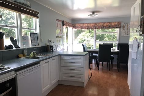 Photo of property in 21 Battle Place, Glenfield, Auckland, 0629