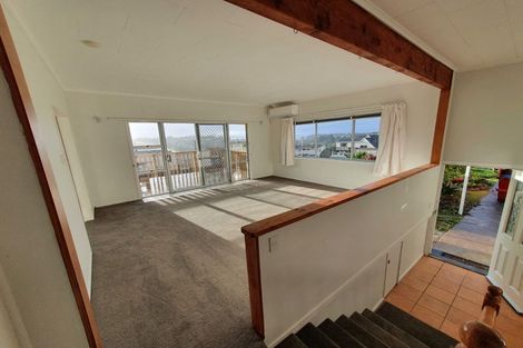 Photo of property in 1 Moera Place, Stanmore Bay, Whangaparaoa, 0932