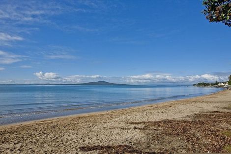 Photo of property in 3/23 Beach Road, Castor Bay, Auckland, 0620