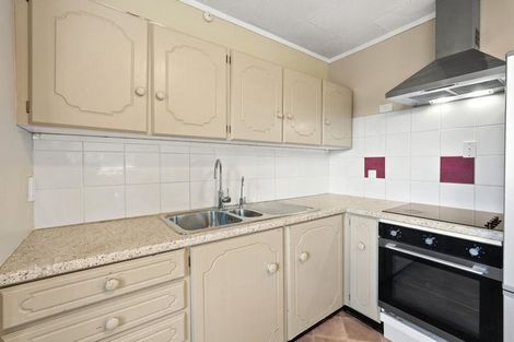 Photo of property in 1/5 Zita Avenue, Matakatia, Whangaparaoa, 0930