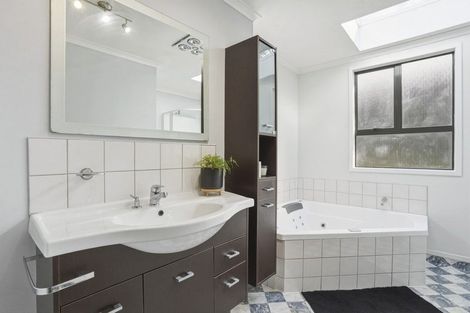 Photo of property in 360 Kaikorai Valley Road, Bradford, Dunedin, 9011