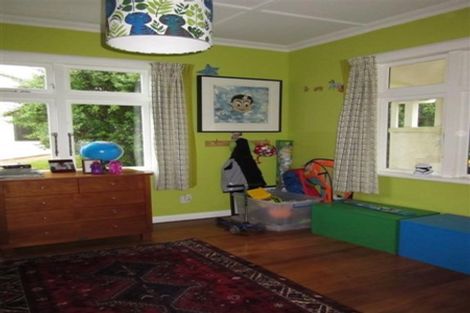 Photo of property in 104 Creswick Terrace, Northland, Wellington, 6012