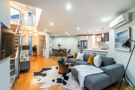 Photo of property in 46 Raleigh Road, Northcote, Auckland, 0627