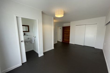 Photo of property in 37 Herekawe Drive, Spotswood, New Plymouth, 4310