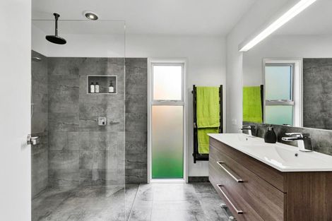 Photo of property in 73 Hine Street, New Plymouth, 4310