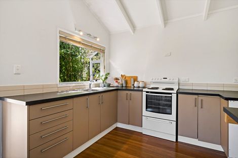 Photo of property in 40 Queen Mary Avenue, New Lynn, Auckland, 0600