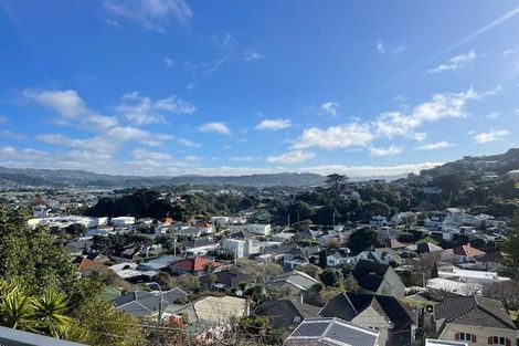 Photo of property in 31 Cavendish Square, Strathmore Park, Wellington, 6022