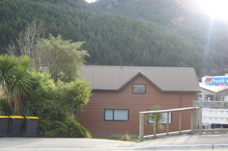 Photo of property in 70 Robins Road, Queenstown, 9300