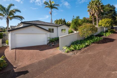 Photo of property in 7 Bushglen Court, Browns Bay, Auckland, 0630