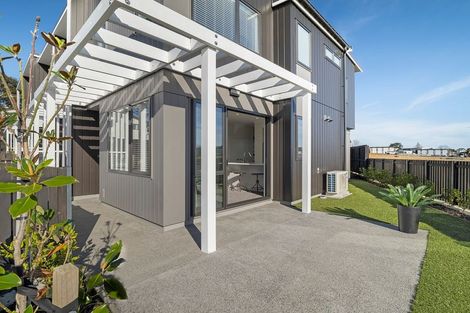 Photo of property in 1 Tuhono Lane, Northcote, Auckland, 0627