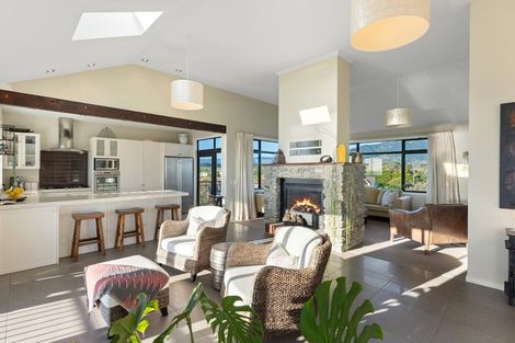 Photo of property in 8 Beachview Grove, Peka Peka, Waikanae, 5391