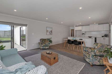 Photo of property in 13 Olney Court, One Tree Point, 0118