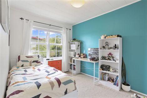 Photo of property in 39 Butterworth Drive, Glendene, Auckland, 0602