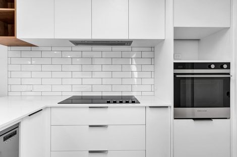 Photo of property in 26 Sycamore Grove, Lower Vogeltown, New Plymouth, 4310