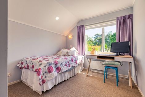 Photo of property in 35 Great North Road, Riverhead, 0820