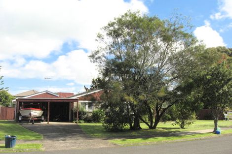 Photo of property in 1/8 Waikaremoana Place, Pakuranga Heights, Auckland, 2010