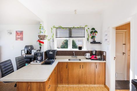 Photo of property in 510 Featherston Street, Roslyn, Palmerston North, 4414