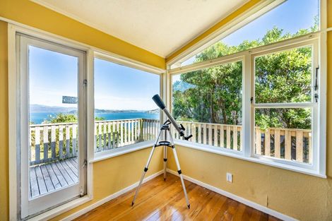 Photo of property in 16 Shalimar Crescent, Khandallah, Wellington, 6035