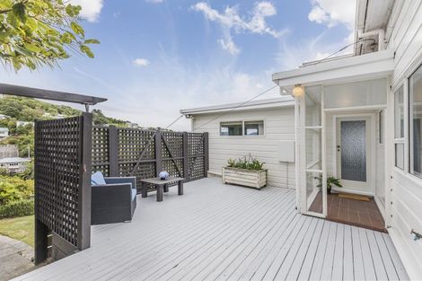 Photo of property in 13 Tanera Crescent, Brooklyn, Wellington, 6021