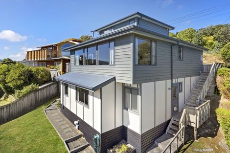 Photo of property in 7 Huntingdon Street, Northland, Wellington, 6012