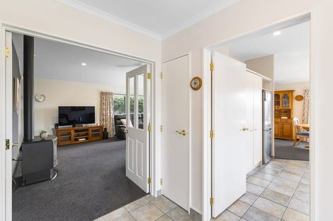 Photo of property in 52 Lorna Irene Drive, Raumati South, Paraparaumu, 5032