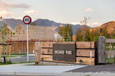 Photo of property in 4 Raspberry Close, Wanaka, 9382