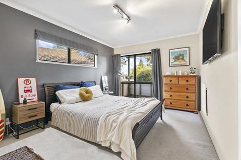 Photo of property in 1 Awatahi Place, Greenhithe, Auckland, 0632