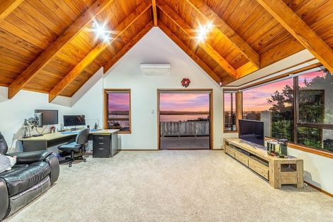Photo of property in 2/164 Rangatira Road, Beach Haven, Auckland, 0626