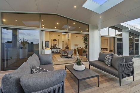 Photo of property in Mangorei Road, Strandon, 4312