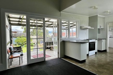 Photo of property in 73a Romilly Street, Westport, 7825