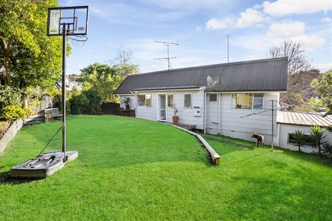Photo of property in 99 Oaktree Avenue, Browns Bay, Auckland, 0630